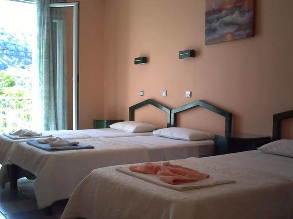 Golden Moon Hotel โตโล ภายนอก รูปภาพ